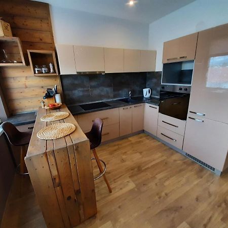 Apartman Ca' Fam Daire Liptovský Mikuláš Dış mekan fotoğraf