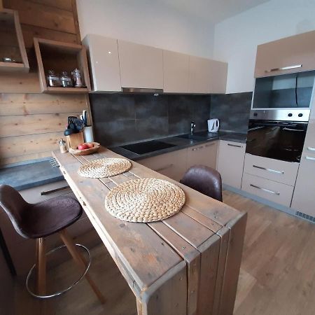 Apartman Ca' Fam Daire Liptovský Mikuláš Dış mekan fotoğraf