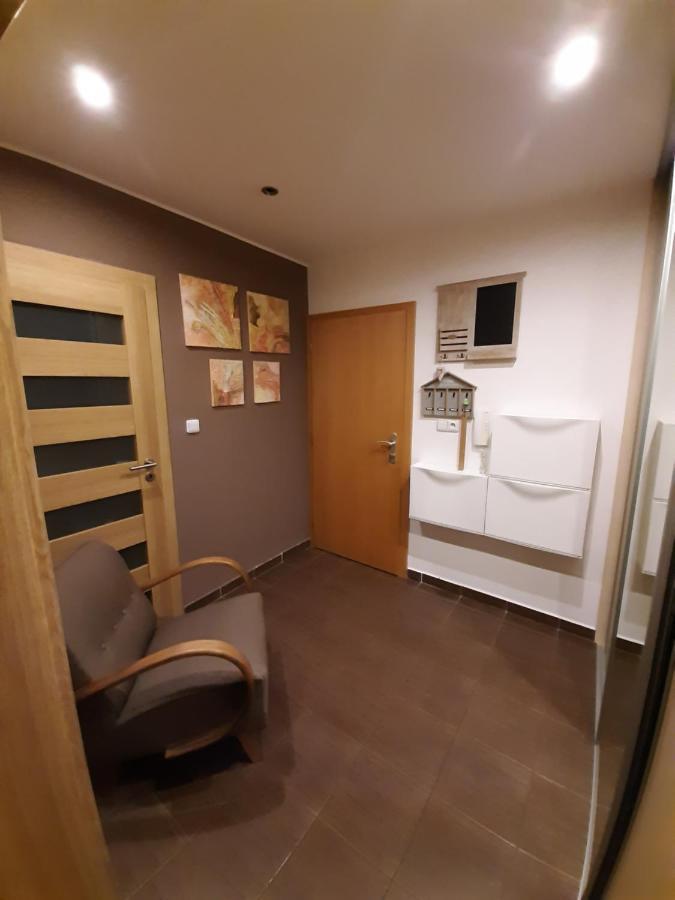 Apartman Ca' Fam Daire Liptovský Mikuláš Dış mekan fotoğraf